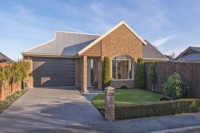 Photo of property in 16 Highwood Lane, Burnside, Christchurch, 8053