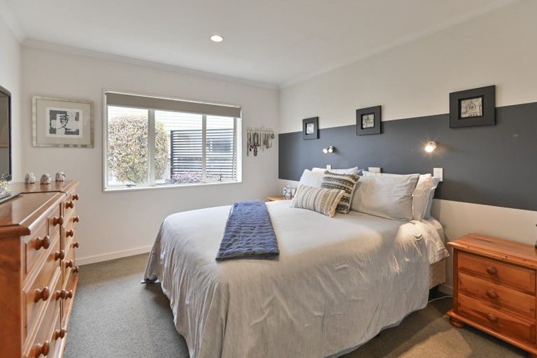 Photo of property in 2/212 Grove Road, Mayfair, Hastings, 4122