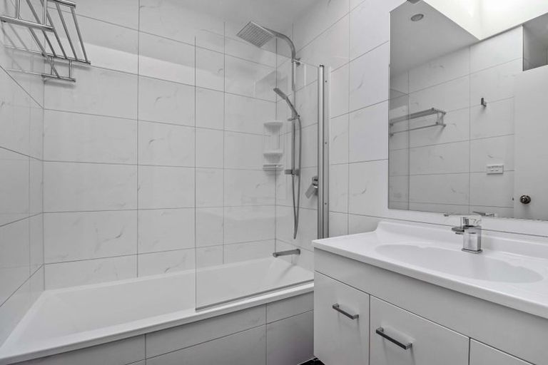 Photo of property in 32 Ring Lane, Paparangi, Wellington, 6037