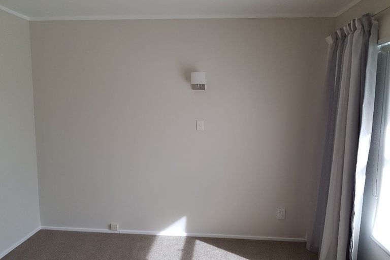 Photo of property in 2/5 Moana Avenue, Belmont, Auckland, 0622