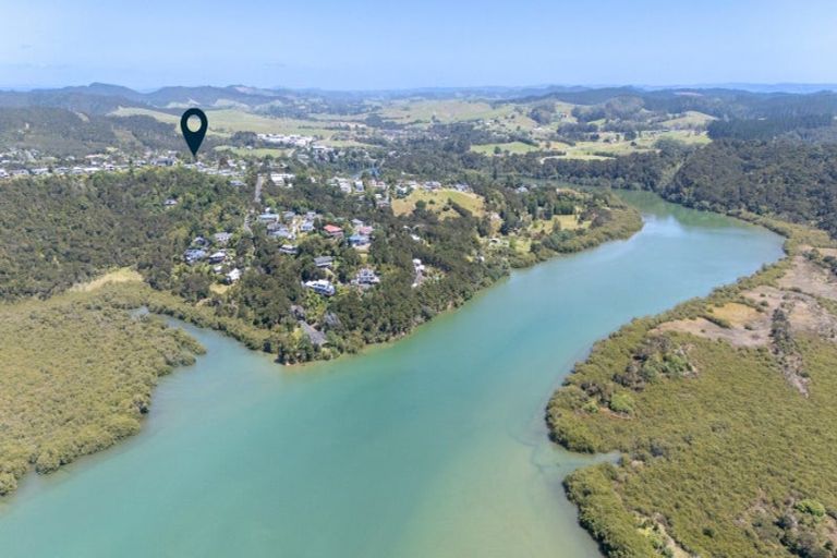 Photo of property in 10 Goffe Drive, Haruru, 0204