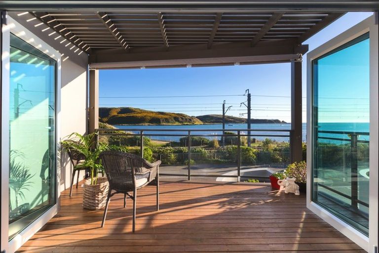 Photo of property in 2/101u Mana Esplanade, Paremata, Porirua, 5026