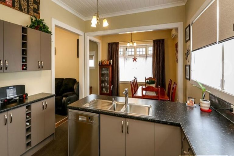 Photo of property in 21 Harriet Place, Whalers Gate, New Plymouth, 4310