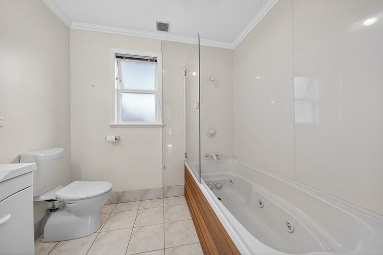 Photo of property in 19 Main Street, Greytown, 5712