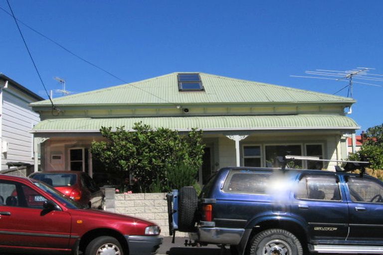 Photo of property in 2 Corunna Avenue, Newtown, Wellington, 6021