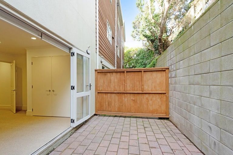 Photo of property in 11/5 Malcolm Lane, Thorndon, Wellington, 6011