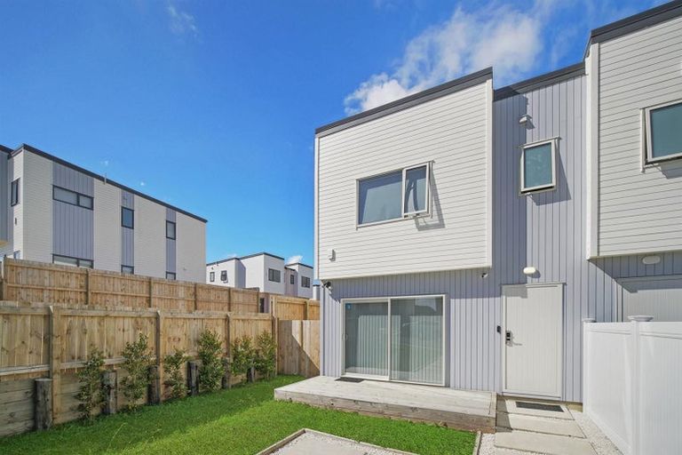 Photo of property in 14a Putiputi Way, Papakura, 2110