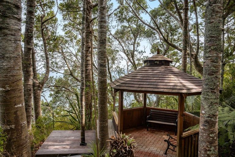 Photo of property in 34 Arapito Road, Titirangi, Auckland, 0604