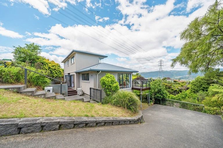Photo of property in 114 Tirohanga Road, Tirohanga, Lower Hutt, 5010