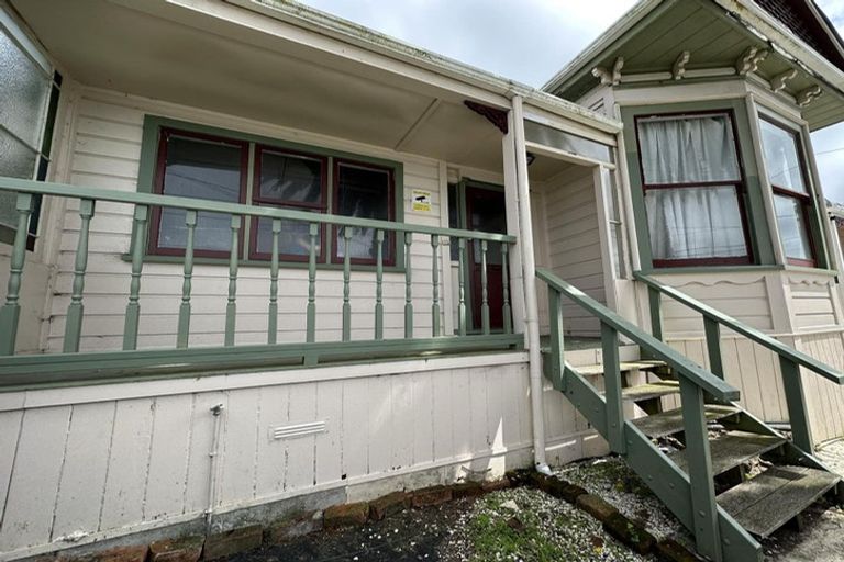 Photo of property in 6-10 Mudges Terrace, Newtown, Wellington, 6021