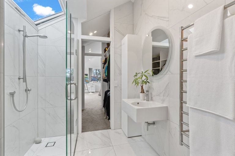 Photo of property in 75a Stanley Point Road, Stanley Point, Auckland, 0624