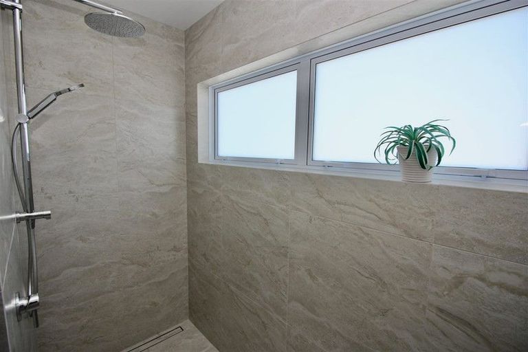 Photo of property in 15 Awatea Drive, Whitianga, 3510