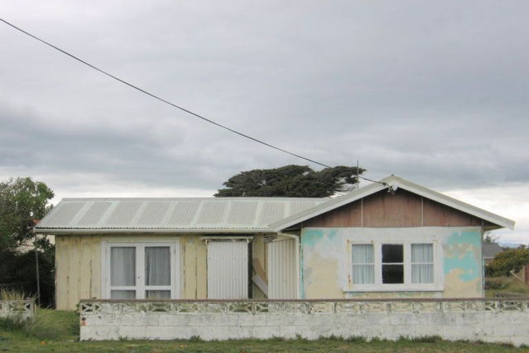 Photo of property in 33 Marine Parade South, Foxton Beach, Foxton, 4815