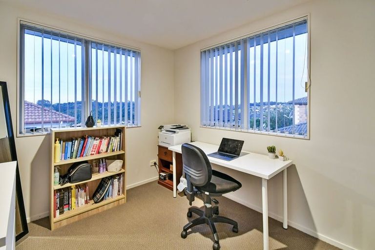 Photo of property in 214 Hill Road, The Gardens, Auckland, 2105