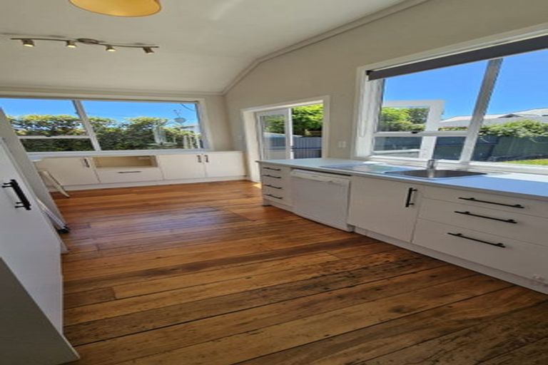 Photo of property in 257 Carrington Street, Vogeltown, New Plymouth, 4310