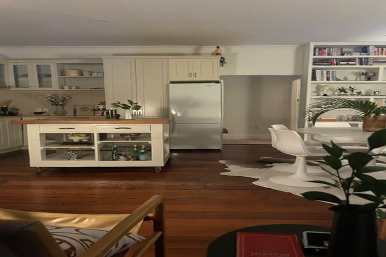 Photo of property in 45 Pukatea Street, Eastbourne, Lower Hutt, 5013