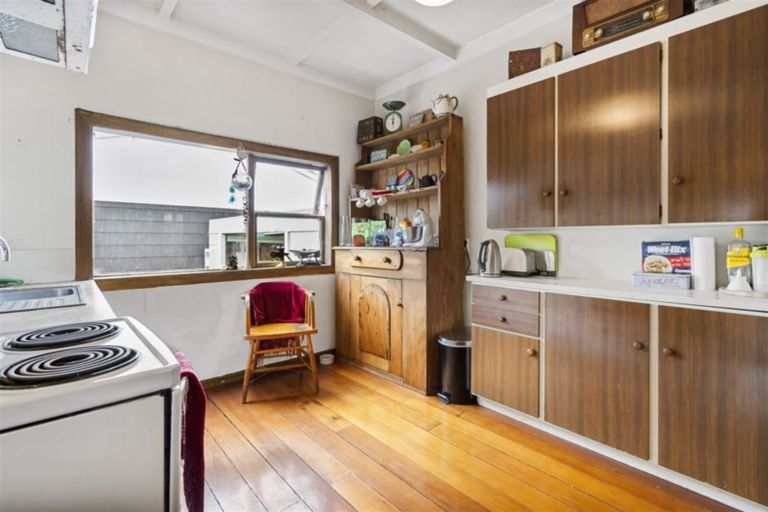 Photo of property in 44 Alberta Street, Point Chevalier, Auckland, 1022