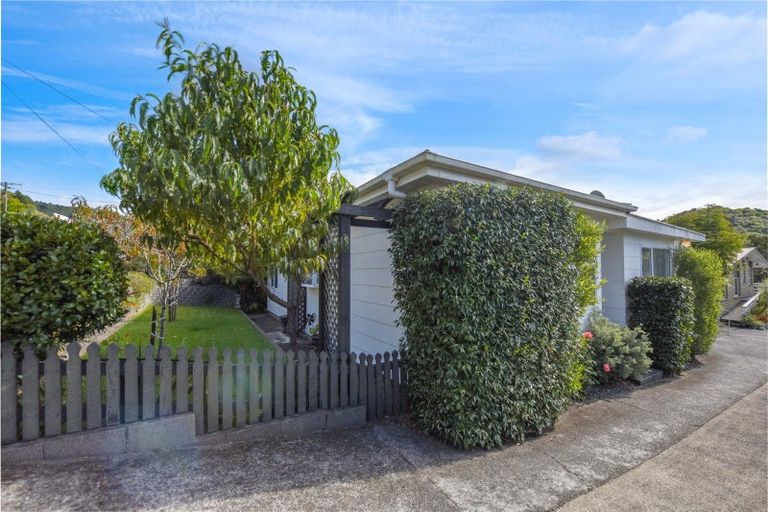 Photo of property in 50a Milton Terrace, Picton, 7220