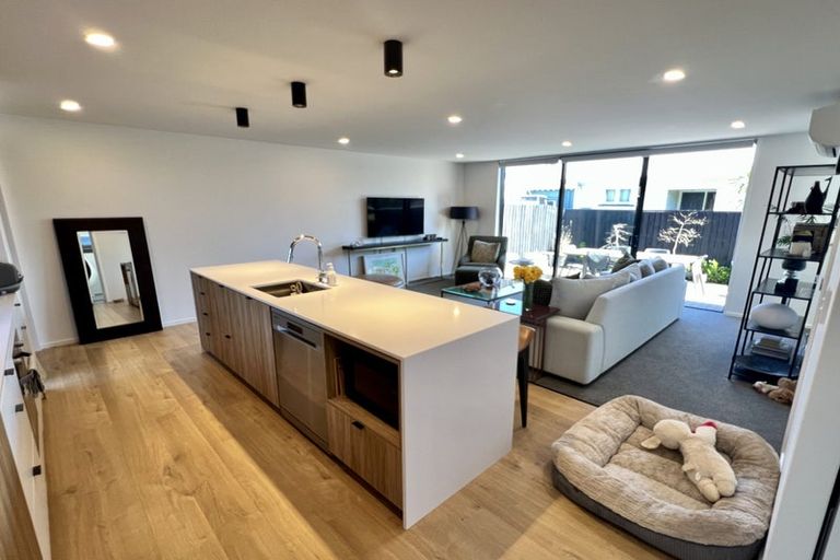 Photo of property in 261d Edgeware Road, Edgeware, Christchurch, 8013
