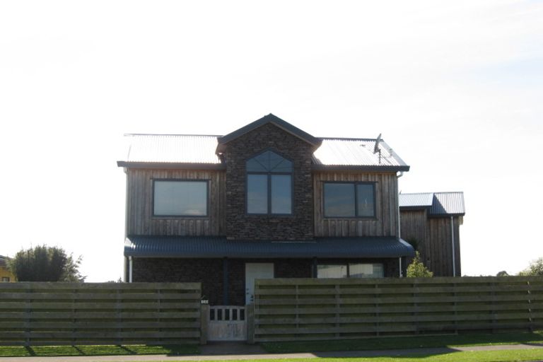 Photo of property in 134a Heta Road, Highlands Park, New Plymouth, 4312