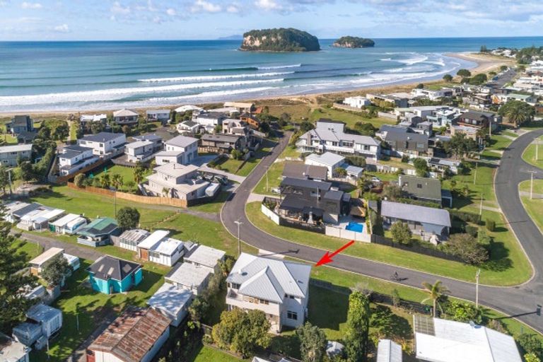 Photo of property in 102 Saint Patricks Row, Whangamata, 3620