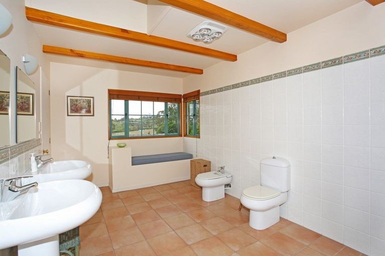 Photo of property in 22 Ewen Place, Karaka, Papakura, 2580