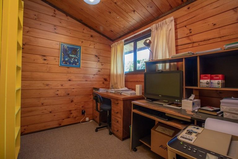 Photo of property in 31a Ranui Terrace, Tawa, Wellington, 5028