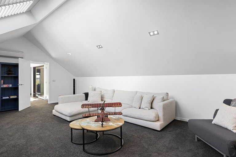 Photo of property in 18 Quarters Place, Halswell, Christchurch, 8025