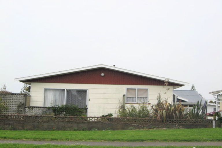 Photo of property in 1/86 Grey Street, Waitara, 4320