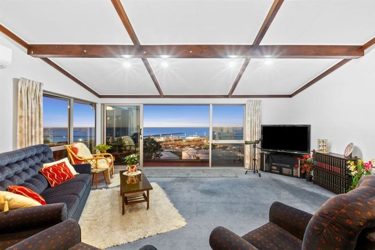 Photo of property in 19 Findlay Street, Moturoa, New Plymouth, 4310