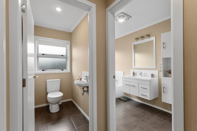 Photo of property in 62 Rosalie Terrace, Kelvin Grove, Palmerston North, 4414