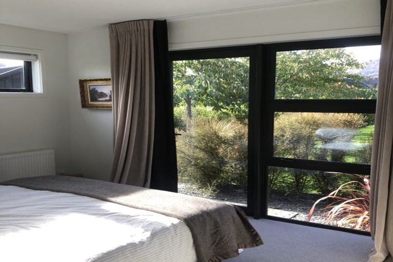 Photo of property in 2 Kerrera Lane, Jacks Point, Queenstown, 9371