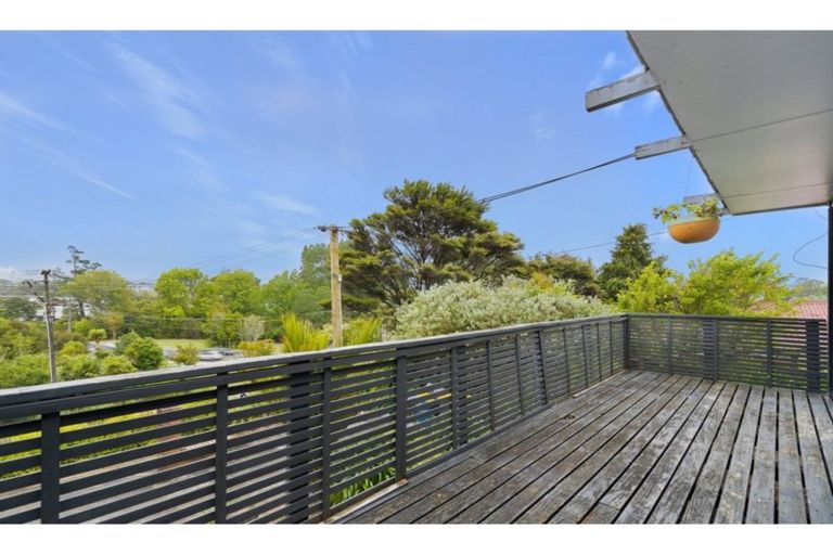 Photo of property in 9 Rangeview Road, Sunnyvale, Auckland, 0612