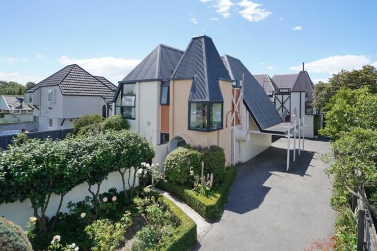 Photo of property in 76a Memorial Avenue, Ilam, Christchurch, 8053