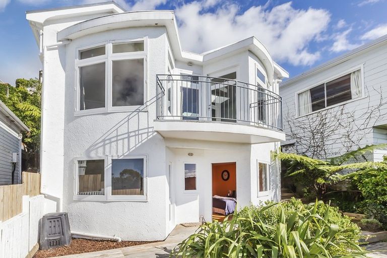 Photo of property in 5 Asquith Terrace, Brooklyn, Wellington, 6021