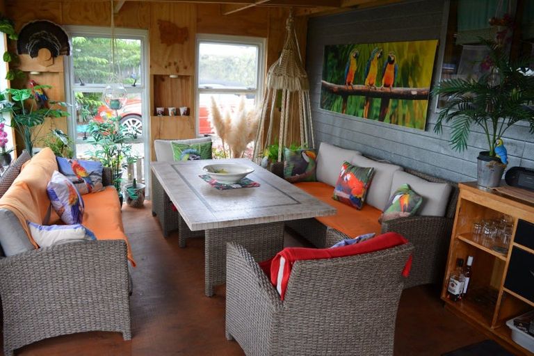 Photo of property in 14 Charles Street, Takapau, 4203