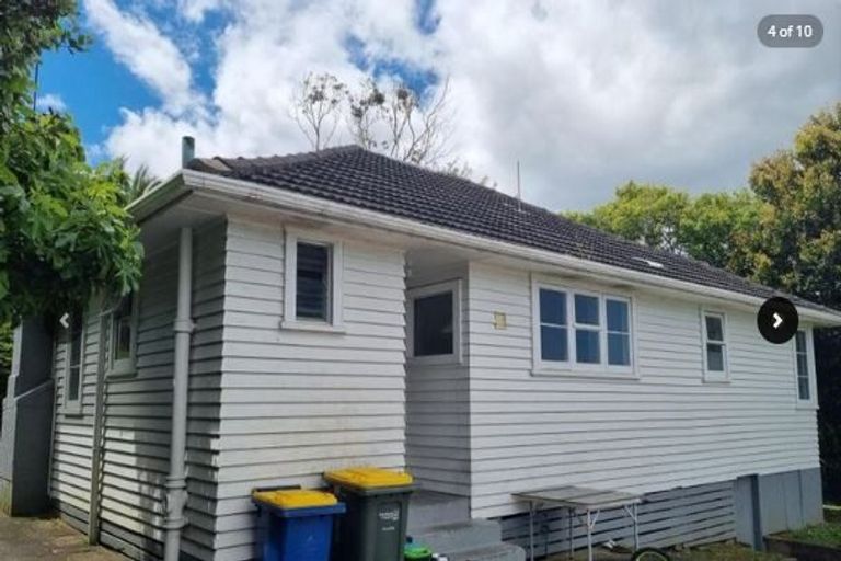 Photo of property in 3 Donovan Avenue, Massey, Auckland, 0614