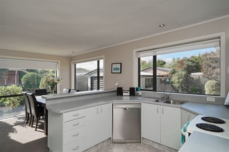 Photo of property in 15 Lascelles Street, Saint Martins, Christchurch, 8022