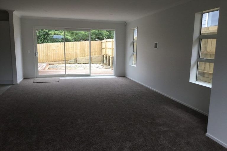 Photo of property in 9 Church Street, Winton, 9720