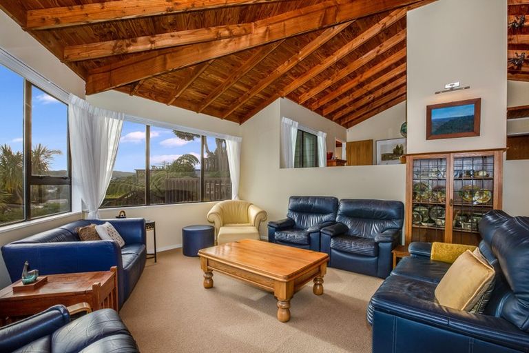 Photo of property in 18 Tremaine Place, Camborne, Porirua, 5026