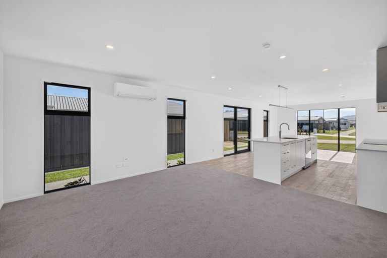 Photo of property in 27 Hanmer Crescent, Rangiora, 7400
