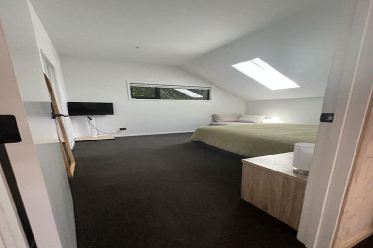 Photo of property in 16 Peace Avenue, Moturoa, New Plymouth, 4310