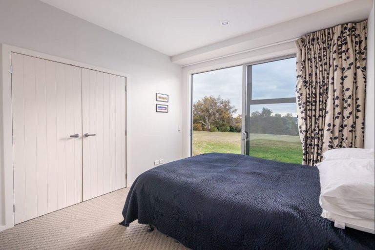 Photo of property in 1 Pukenamu Road, Rainbow Point, Taupo, 3330