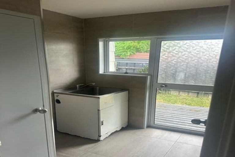 Photo of property in 2/6 Trounson Avenue, Clendon Park, Auckland, 2103