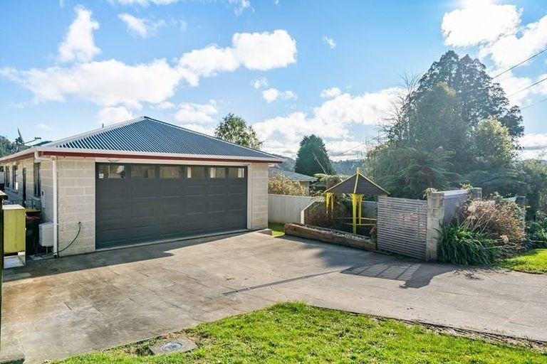 Photo of property in 94 Manuka Street, Stokes Valley, Lower Hutt, 5019