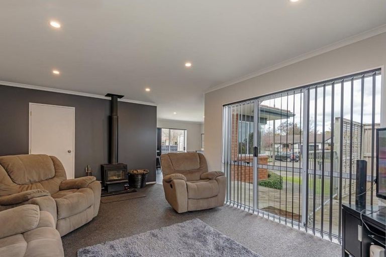 Photo of property in 42 Caroline Drive, Feilding, 4702