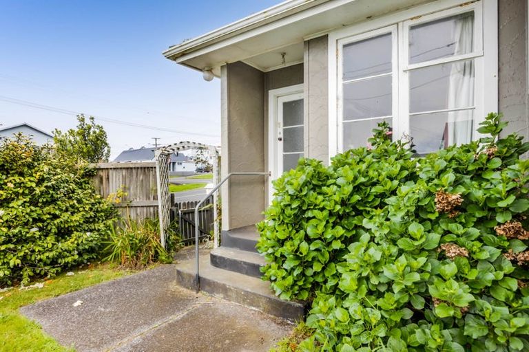 Photo of property in 30 Leicester Street, Patea, 4520