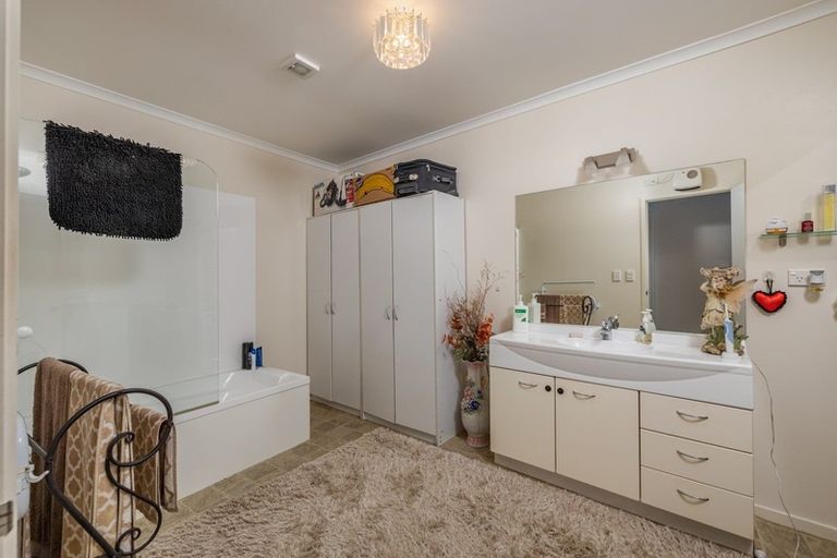 Photo of property in 27 Rarere Terrace, Kerikeri, 0230