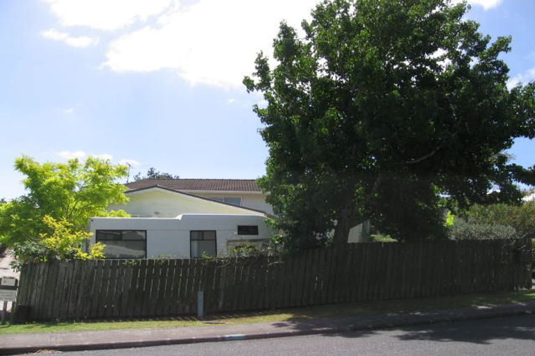 Photo of property in 3 Stott Avenue, Birkdale, Auckland, 0626