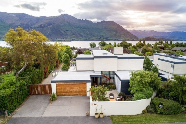 Photo of property in 234 Beacon Point Road, Wanaka, 9305